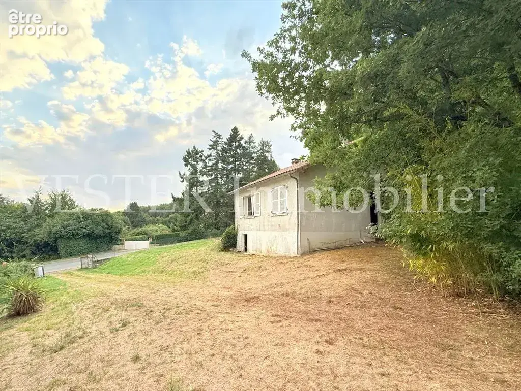 Maison sur un terrain de 2 178 m² dont 1 424 m² en zone U3 - photo 4