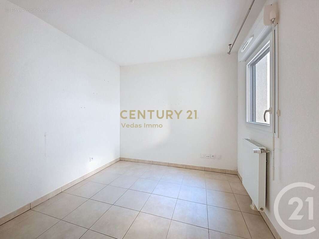 Appartement à SAINT-JEAN-DE-VEDAS