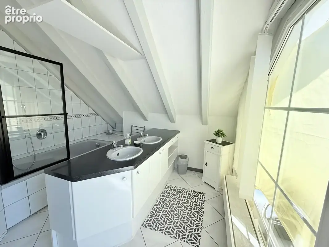 En exclusivité   Appartement T3 duplex   130 m2 au sol / 80 m2 habitables - Magnifique terrasse avec vue sur l - photo 10