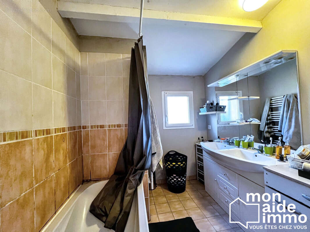 Maison à SAINT-MARTIN-DE-LAYE