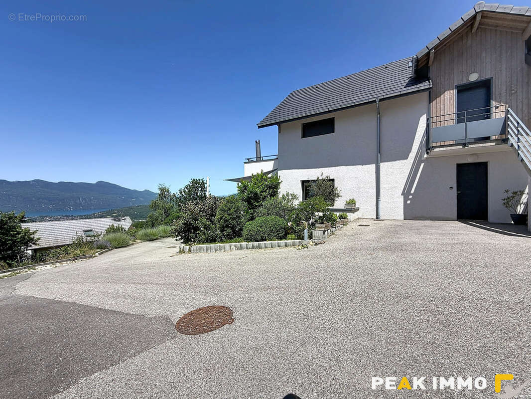 Appartement à PUGNY-CHATENOD