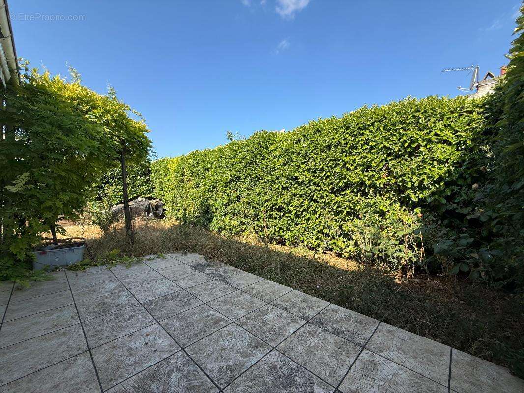 Maison à rénover avec garage et de nombreux stockage - photo 13