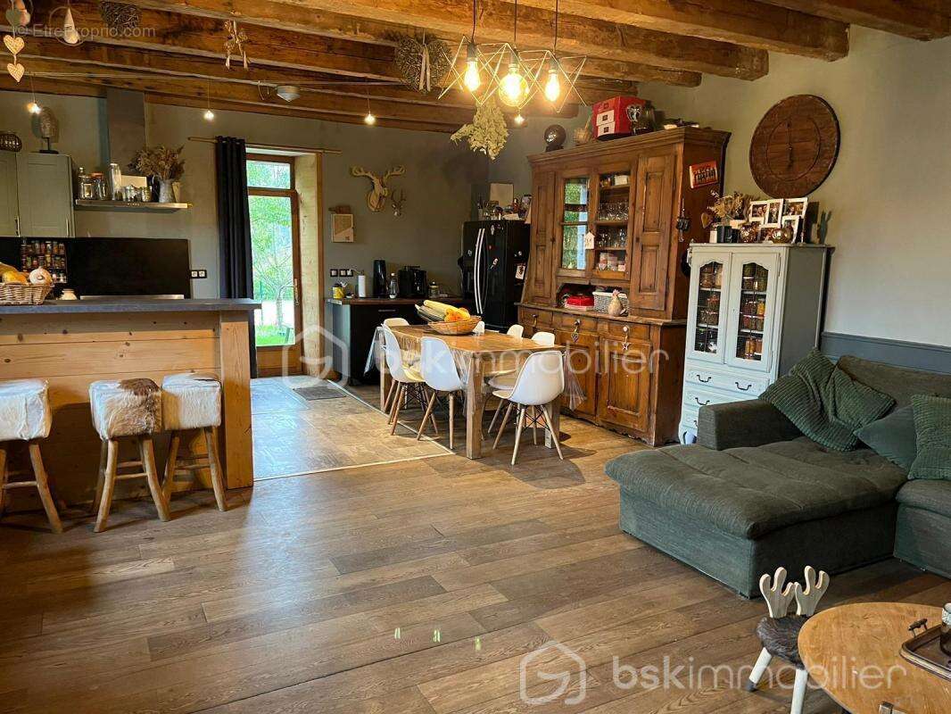 Appartement à TANINGES