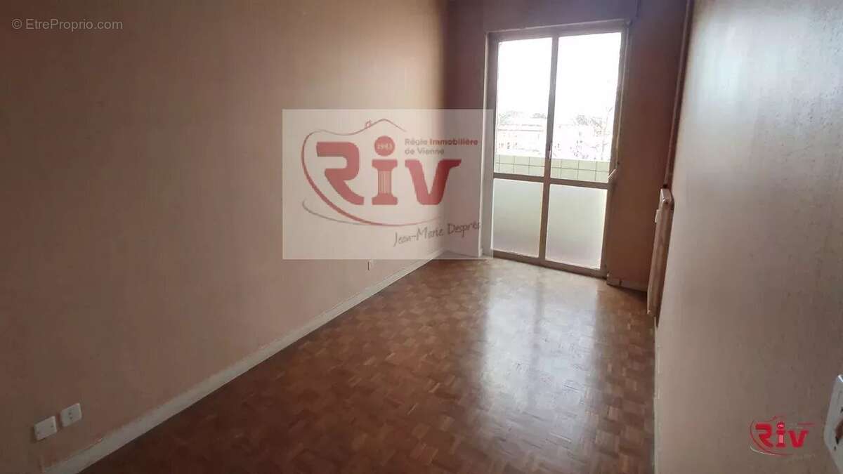 Appartement à LE PEAGE-DE-ROUSSILLON