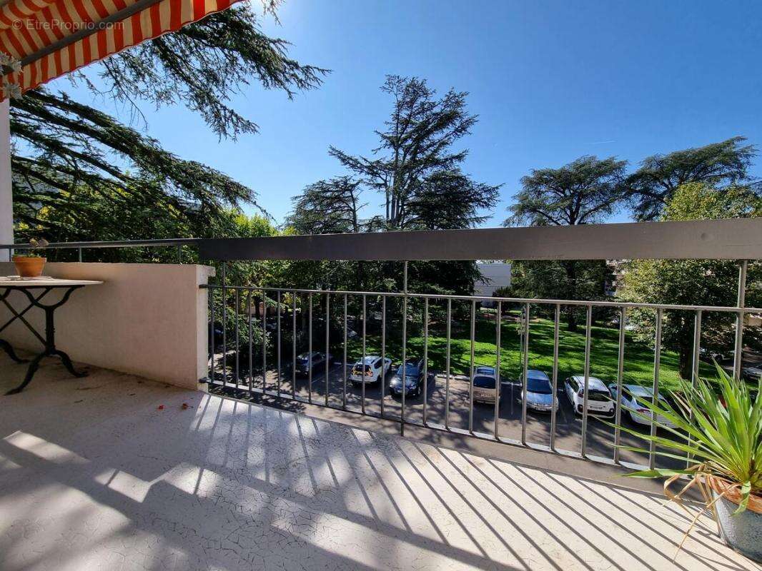 Appartement à DECINES-CHARPIEU