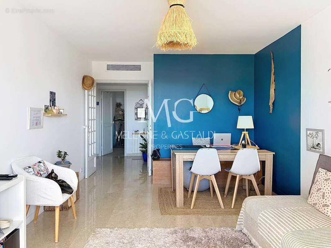 Appartement à LE CANNET