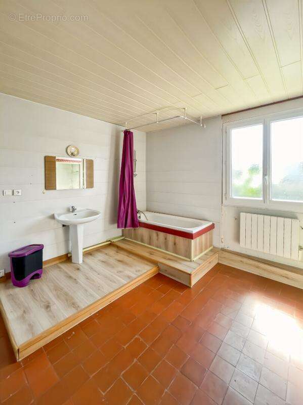 Maison de charme dans une impasse, Calme et potentiel à Venesmes - photo 12