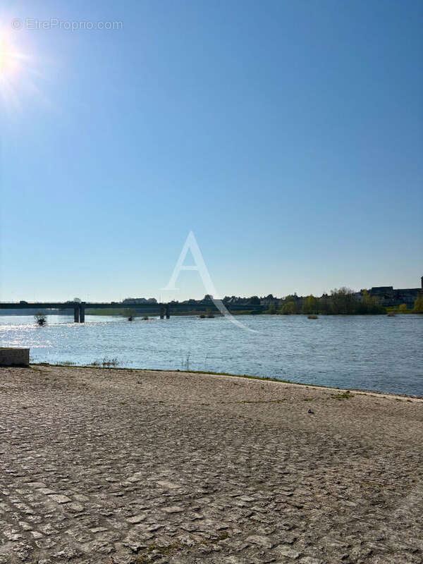 Maison à SAINT-DENIS-DE-L'HOTEL