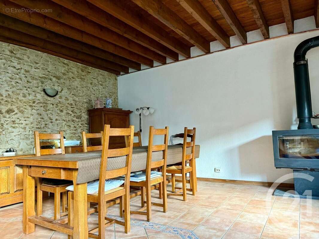 Maison à SAINT-OUEN-MARCHEFROY