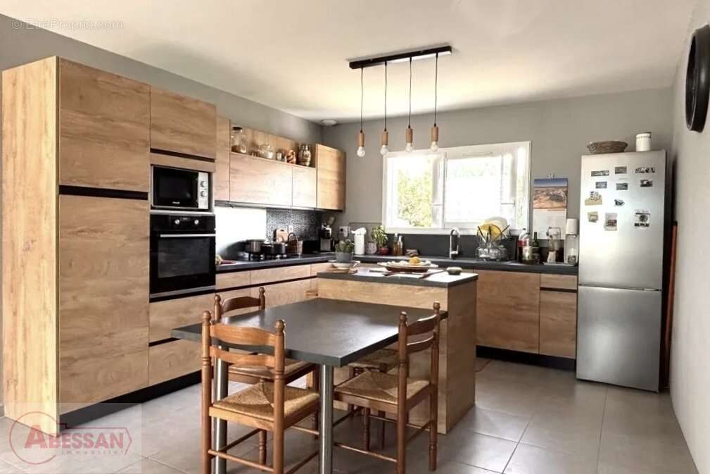 Maison à ALLEGRE-LES-FUMADES