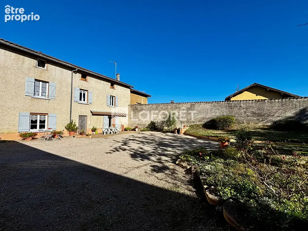 Demeure FAMILIALE à vendre au coeur du village - 7 pièce(s) 265 m2 - photo 17