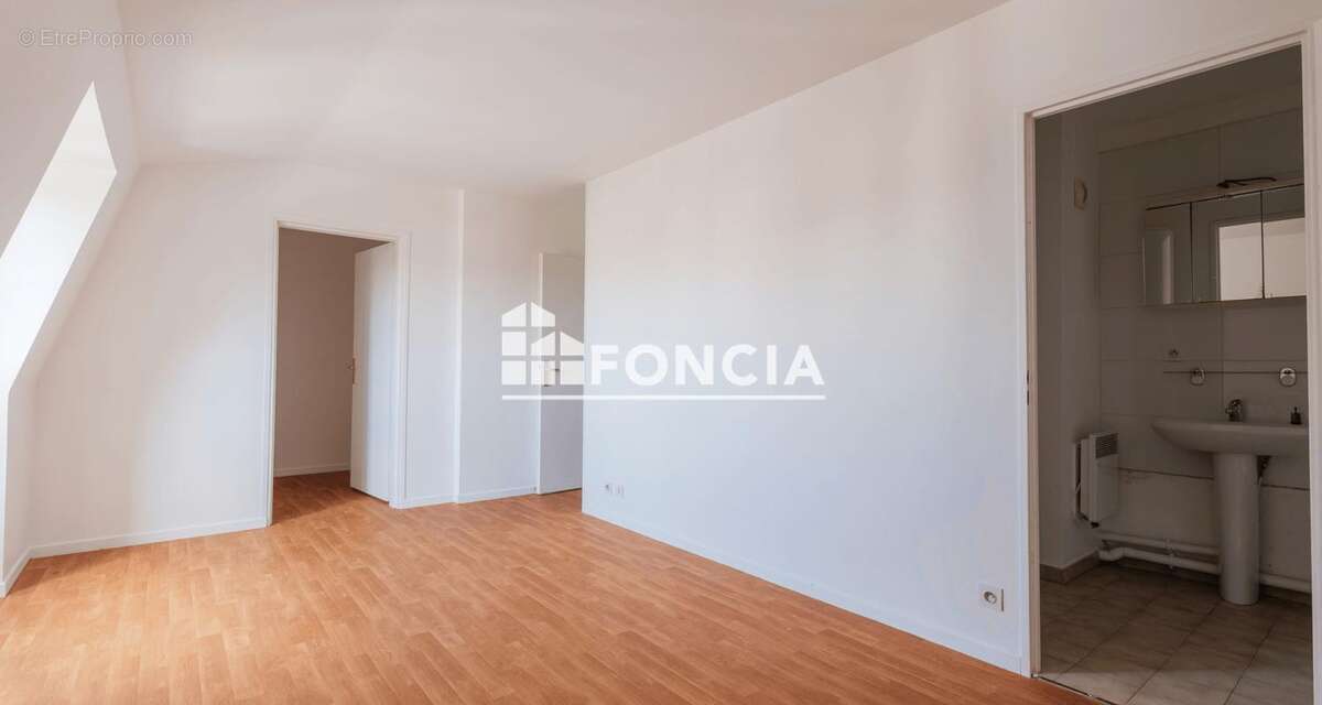 Les pavillons sous bois -duplex t2 – dernier étage avec balcon, parking et cave - photo 5