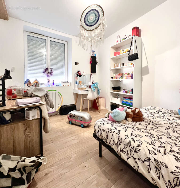 Appartement à SAINT-JEAN-BONNEFONDS