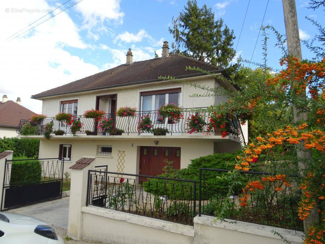 Maison à COSNE-COURS-SUR-LOIRE
