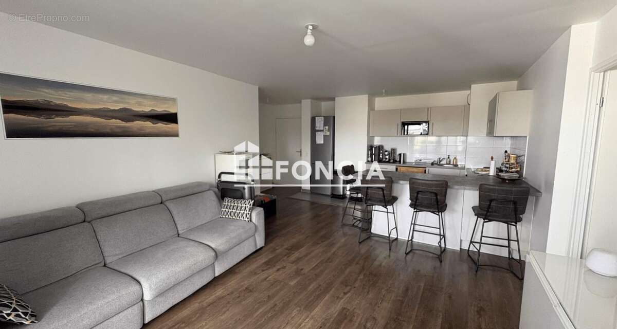 Appartement à FRESNES