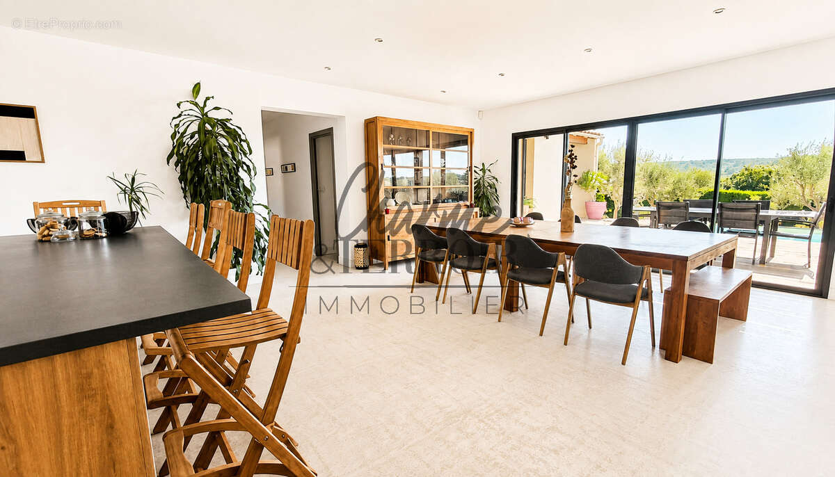 Superbe Villa contemporaine de plain-pied avec piscine et vue dégagée - photo 11
