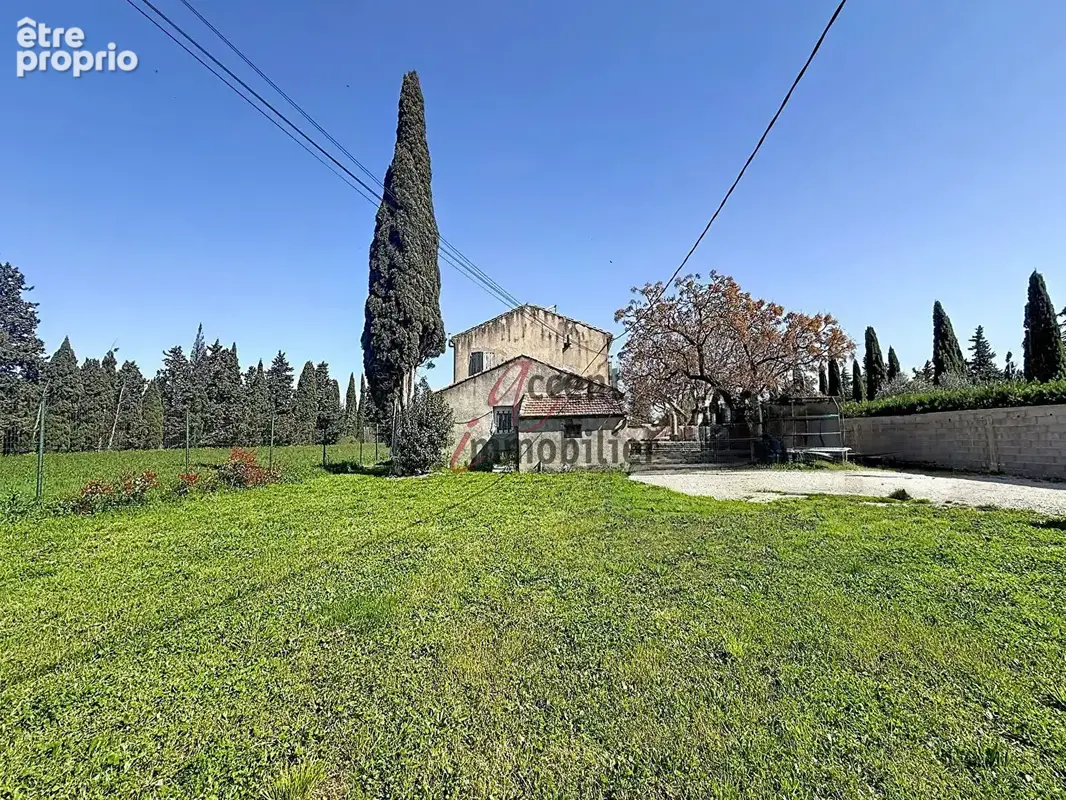 La Crau de Châteaurenard : Partie de Mas en campagne sur 712 m² de terrain. - photo 3