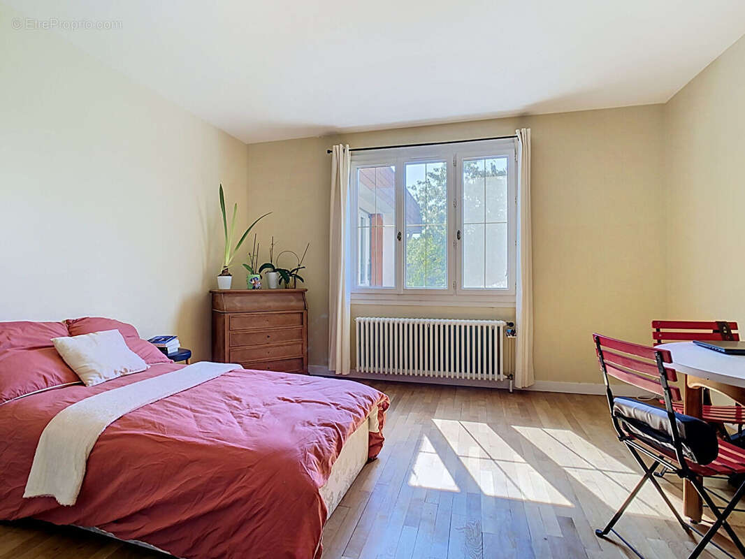 Maison avec gîte et piscine intérieure - photo 5