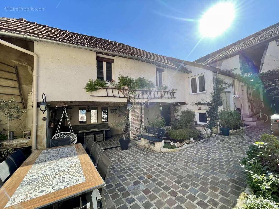 Maison à FRENEUSE