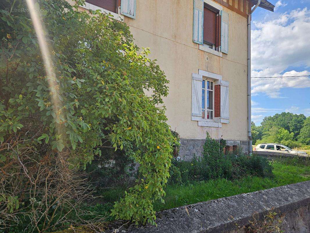 Appartement à GRANGES-SUR-VOLOGNE
