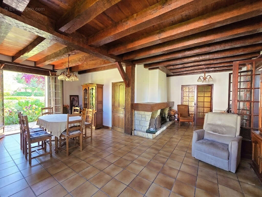 Maison à MONTAYRAL