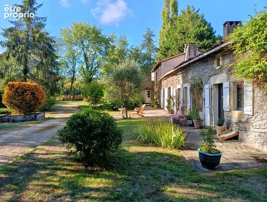 Propriété de caractère à vendre 8 pièces - photo 2