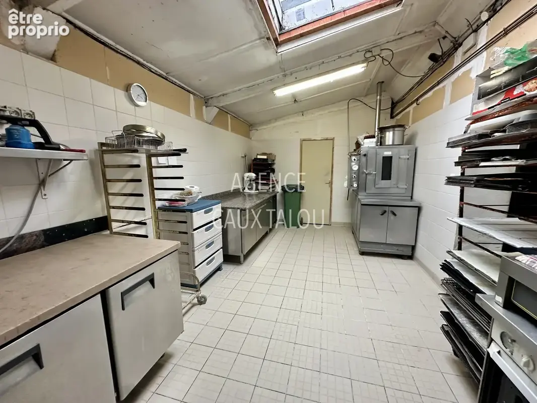 Fresnoy-folny   boulangerie + habitation + batiments - photo 6