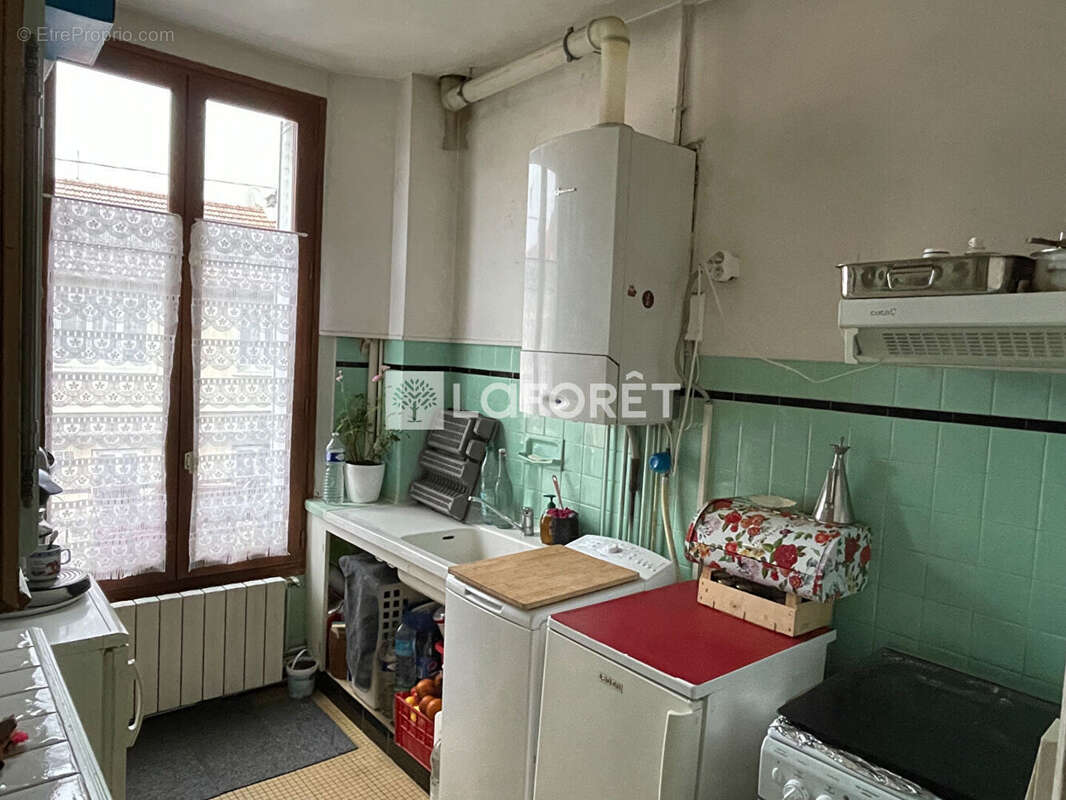 Appartement à LES PAVILLONS-SOUS-BOIS