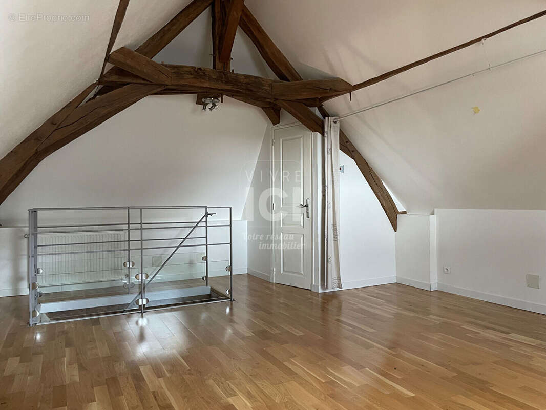 Appartement à AVRILLE