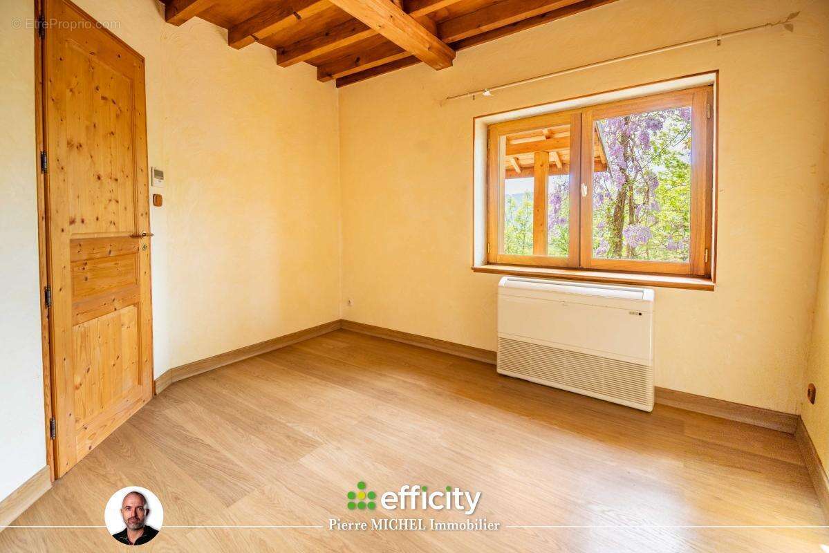 Maison 136 m² à Bessenay  - photo 14
