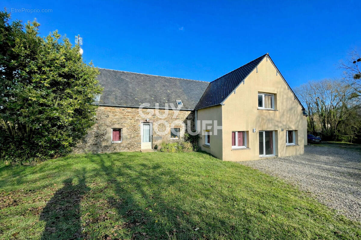 Maison à BAGUER-MORVAN