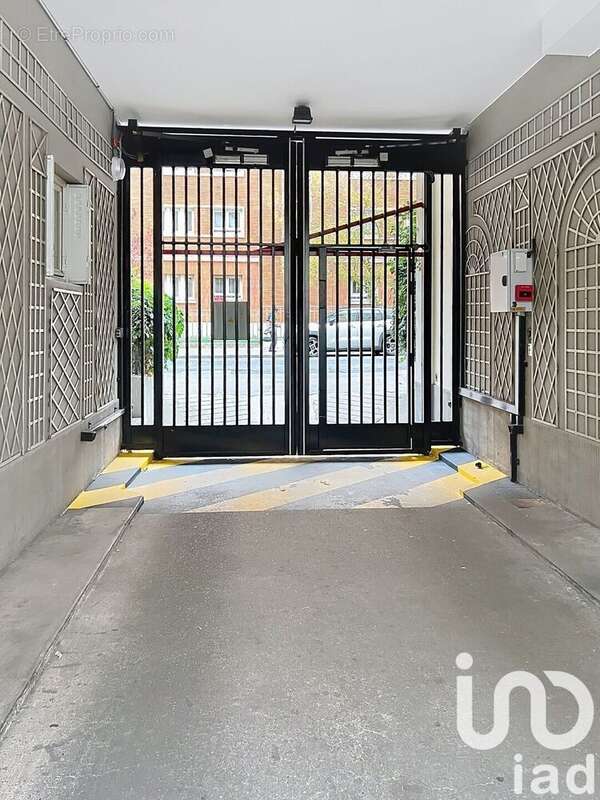 Photo 4 - Parking à PARIS-17E