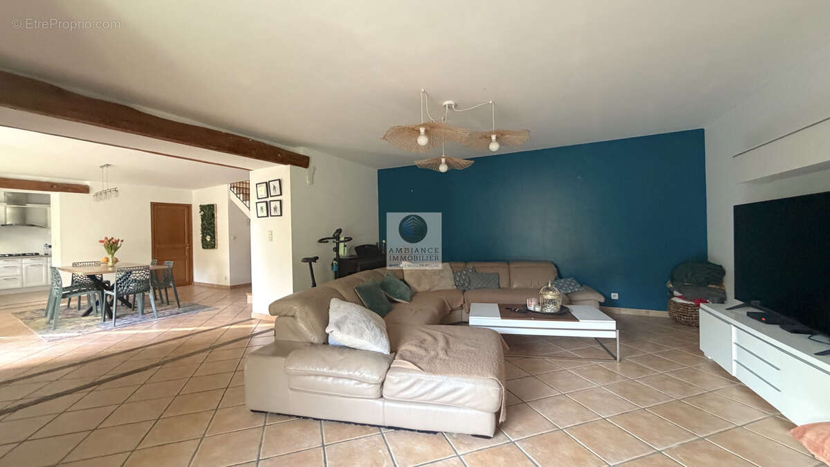 Maison à ETOILE-SUR-RHONE