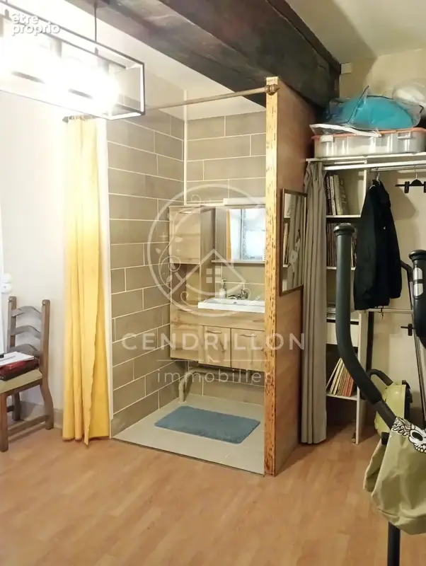 Découvrez cette charmante maison de 84 m2 habitables, idéalement agencée et édifiée sur un terrain de 305 m2. - photo 7