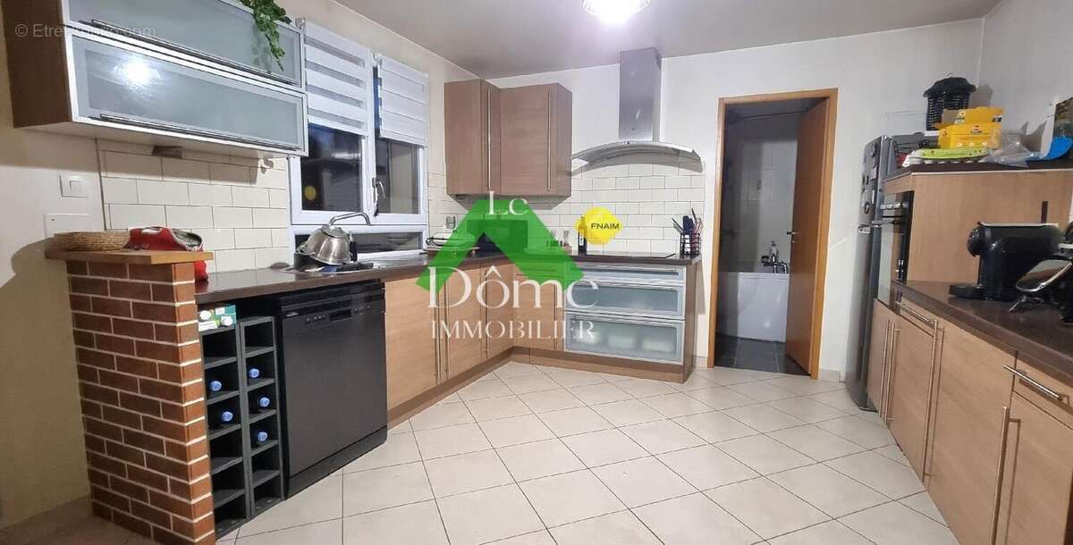 Maison à VALLANGOUJARD