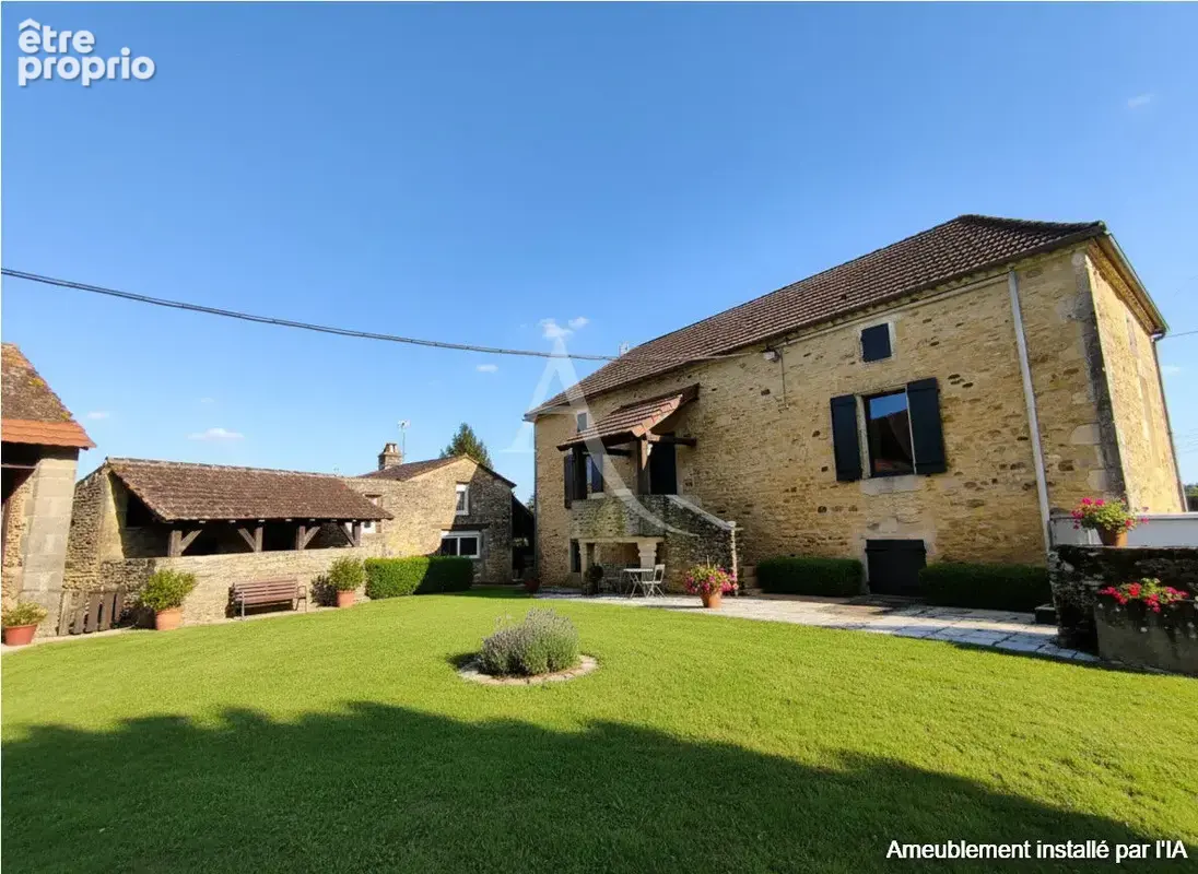 Corps de ferme: Maison en pierre et dépendances 556m² - photo 2