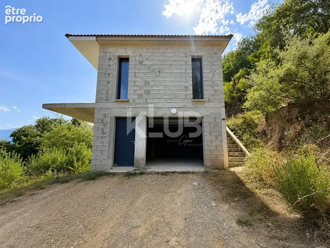 Villa récente 135 m² + garage 132 m²  Terrain 2290 m²   Venaco - photo 2