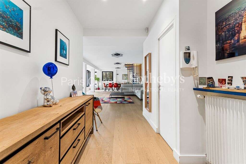 Appartement à NEUILLY-SUR-SEINE
