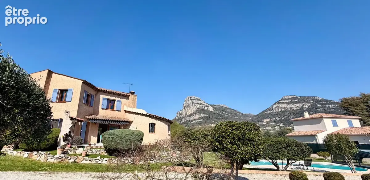 LA GAUDE - Maison  4 pièce(s) 154 m2 avec Piscine - photo 14
