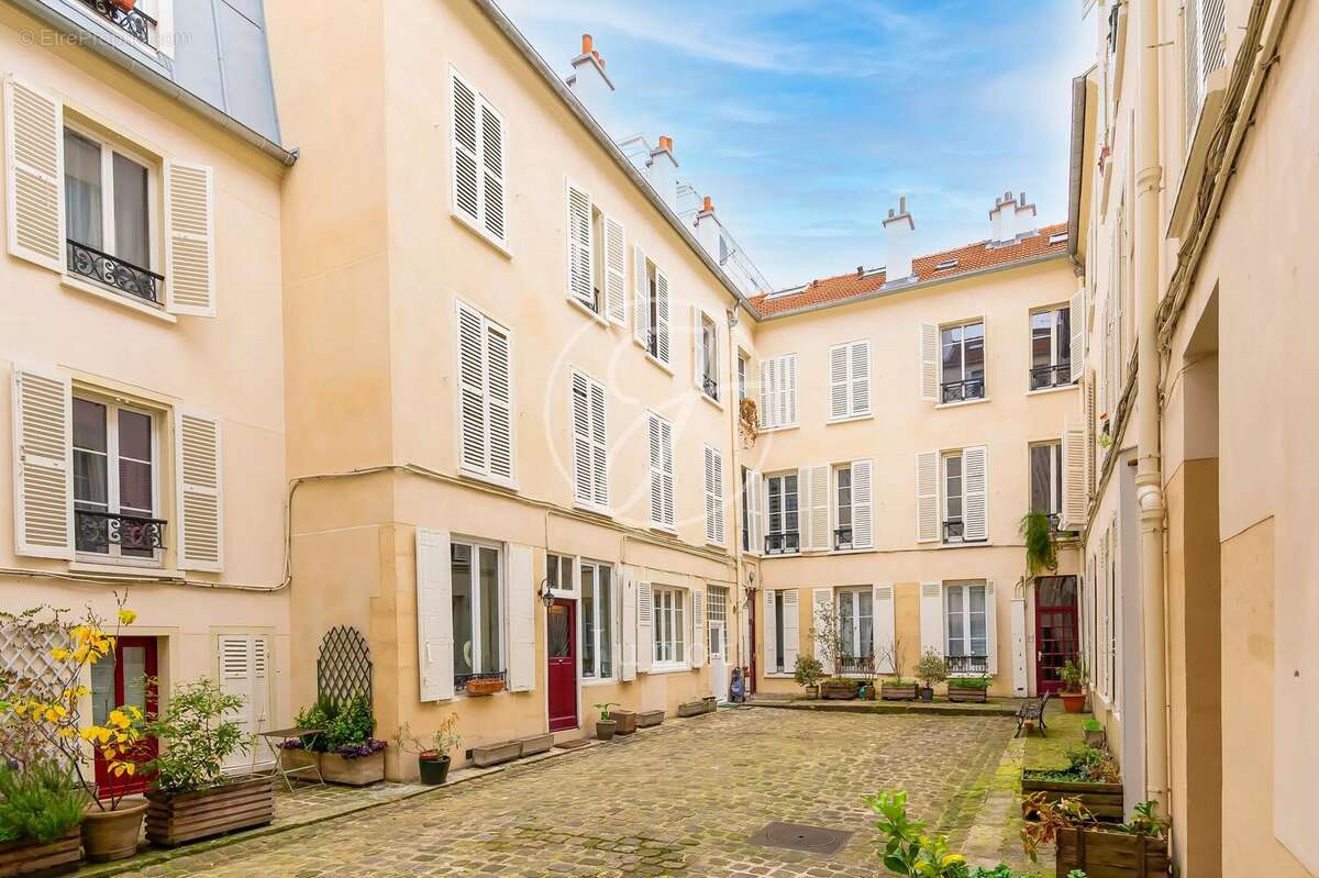 Appartement à PARIS-18E