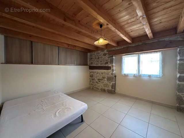 Appartement à ALLONZIER-LA-CAILLE