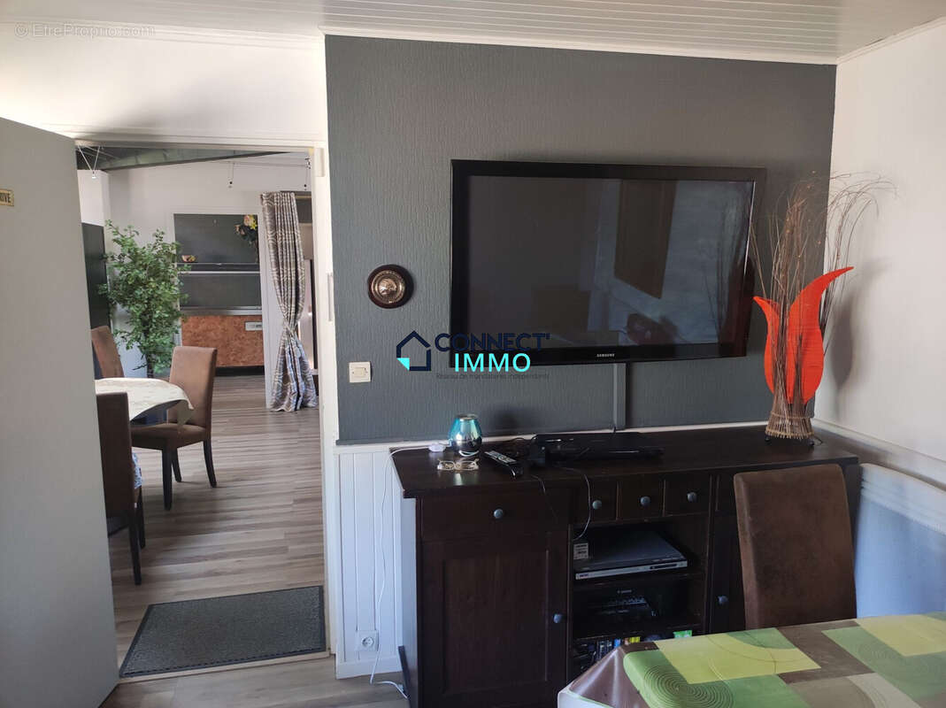 Commerce 380 m² à Leuhan  - photo 4