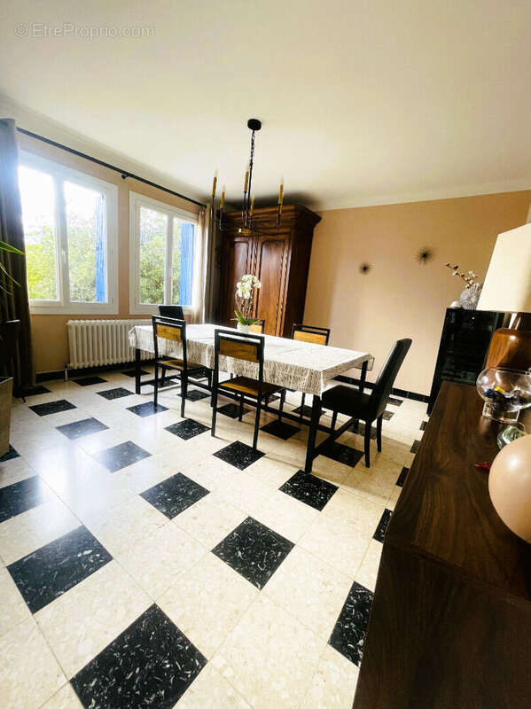 Maison à MAUGUIO