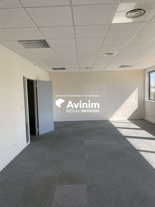 Commerce 434 m² à Limonest  - photo 2