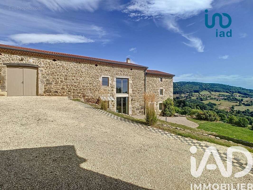 Photo 2 - Maison à SAINT-JULIEN-MOLIN-MOLETTE