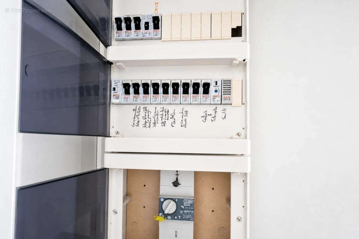 Appartement F5 de 93 M2 au 3ème et dernier étage - photo 8