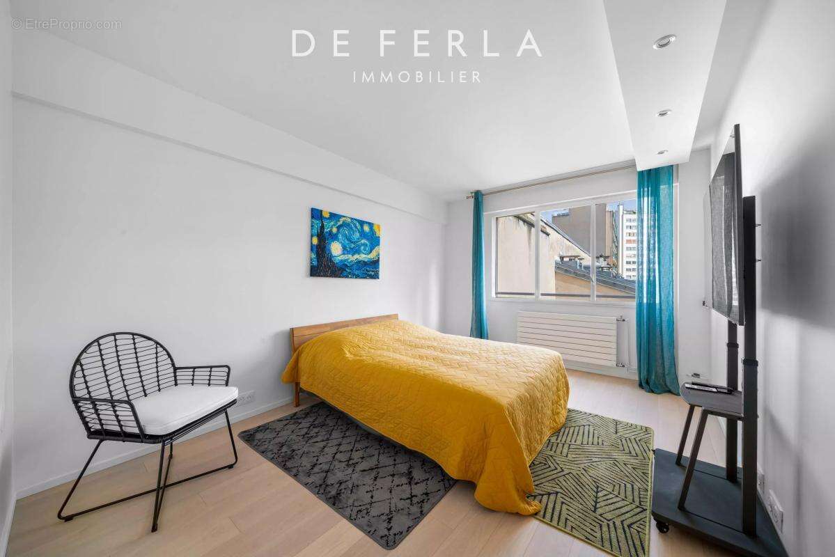 Appartement à PARIS-14E