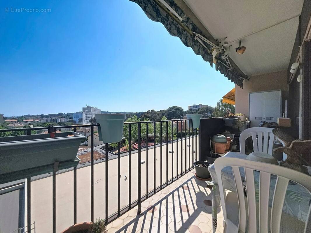Appartement à LE CANNET