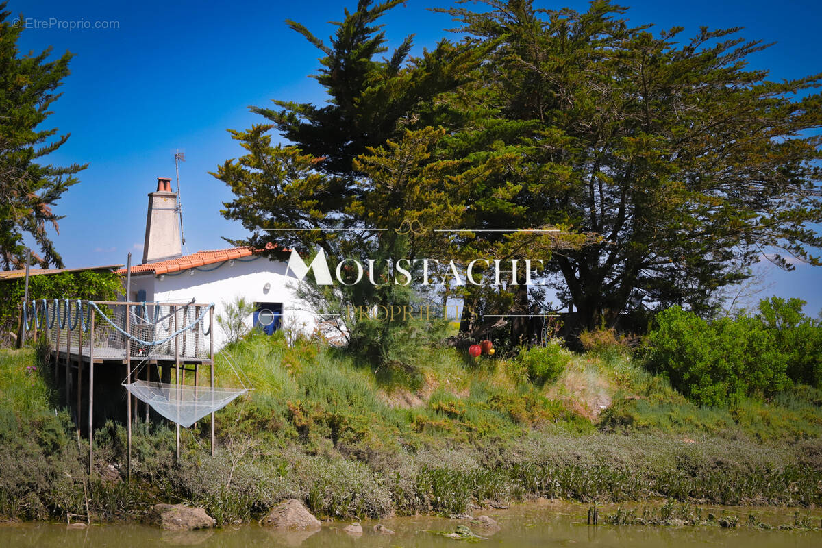 Maison à MORNAC-SUR-SEUDRE