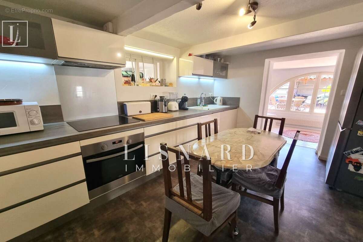 Maison 135 m² à Vallauris  - photo 8